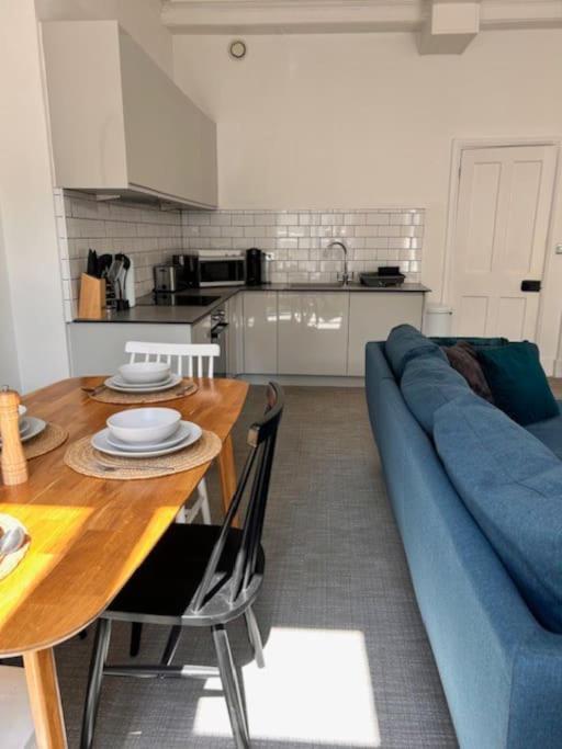 Modern Apartment Within Historic Chester City Walls Extérieur photo